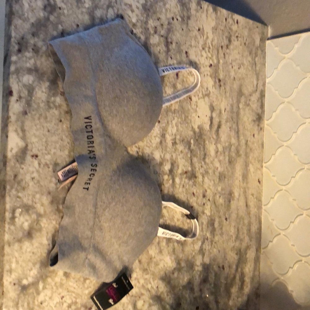 Victoria Secret bra-NEW